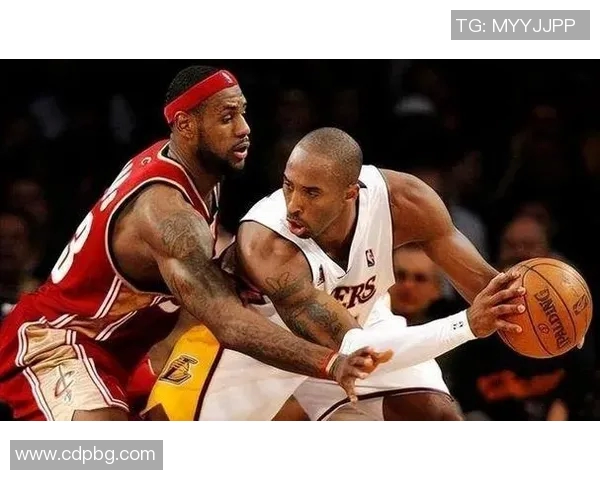 2012年科比与詹姆斯的巅峰对决：篮球传奇交锋的经典瞬间回顾