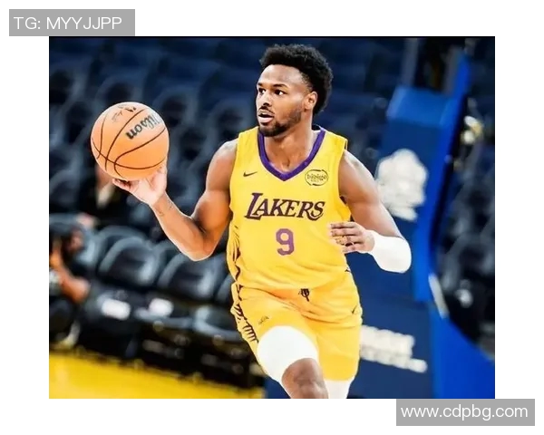 2013年湖人与鹈鹕的激烈对决回顾与精彩瞬间分析