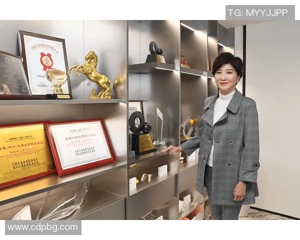 于德豪的成长之路与职业生涯探索：从青涩少年到行业领军人物的蜕变与奋斗