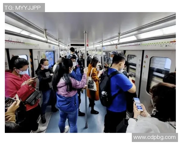 西涅疫情引发多国恐慌街道上人们纷纷戴口罩