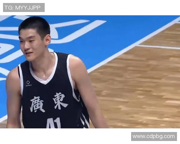 任骏飞领衔球队奋战新赛季展现全能实力助力篮球梦想再攀高峰